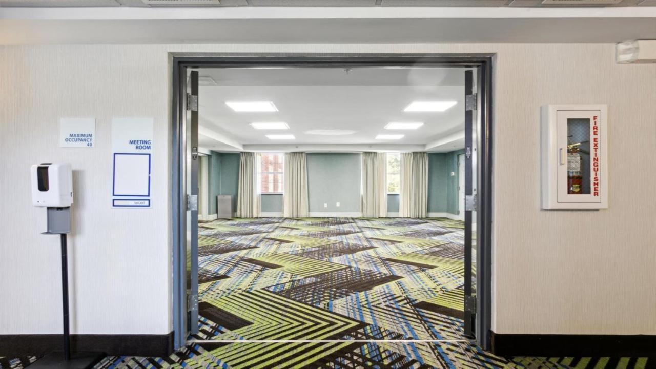 Holiday Inn Express Williamsburg North By Ihg Norge Exterior foto
